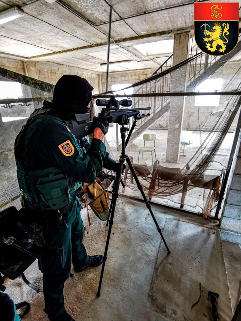 Ejercicio de tiro durante el curso del Grupo Operativo de Seguridad GOS