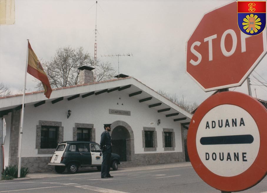 Servicio Fiscal de la Guardia Civil realizando funciones en puesto de aduana