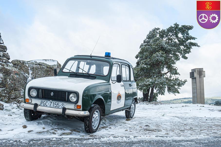 Renault 4 del Servicio de Automovilismo de la Guardia Civil