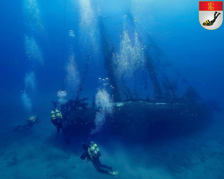 Equipo de Buceadores Técnicos de la Guardia Civil durante operación subacuática a gran profundidad