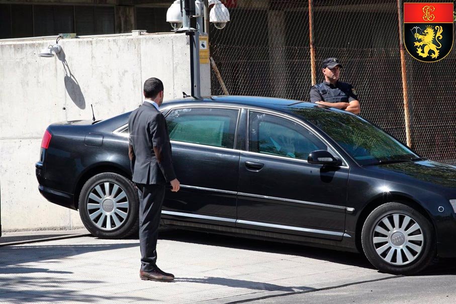 Agentes del GOS Presidencia del Gobierno en servicio de protección de autoridades