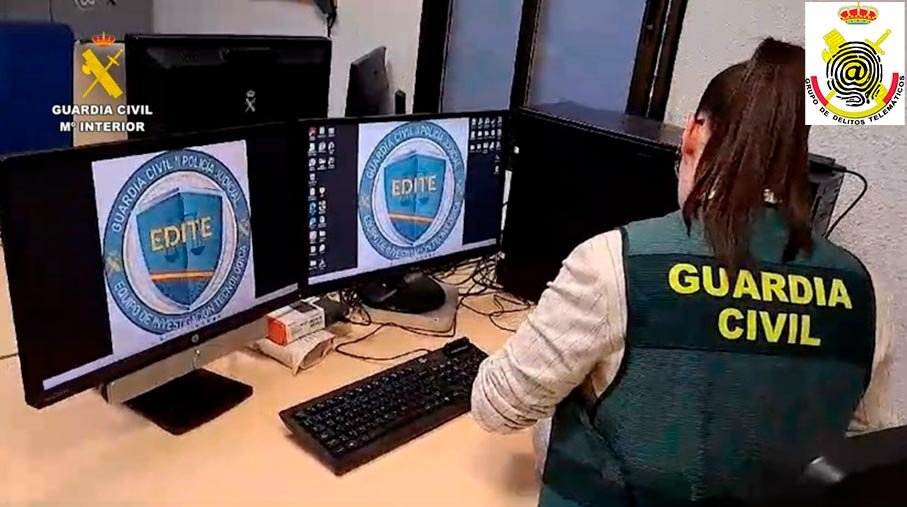 Equipo EDITE realizando análisis tecnológico en el Grupo de Delitos Telemáticos