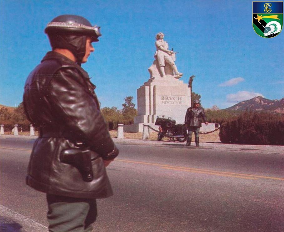 Guardia Civil regulando el tráfico en carretera, funciones vinculadas a los atestados guardia civil