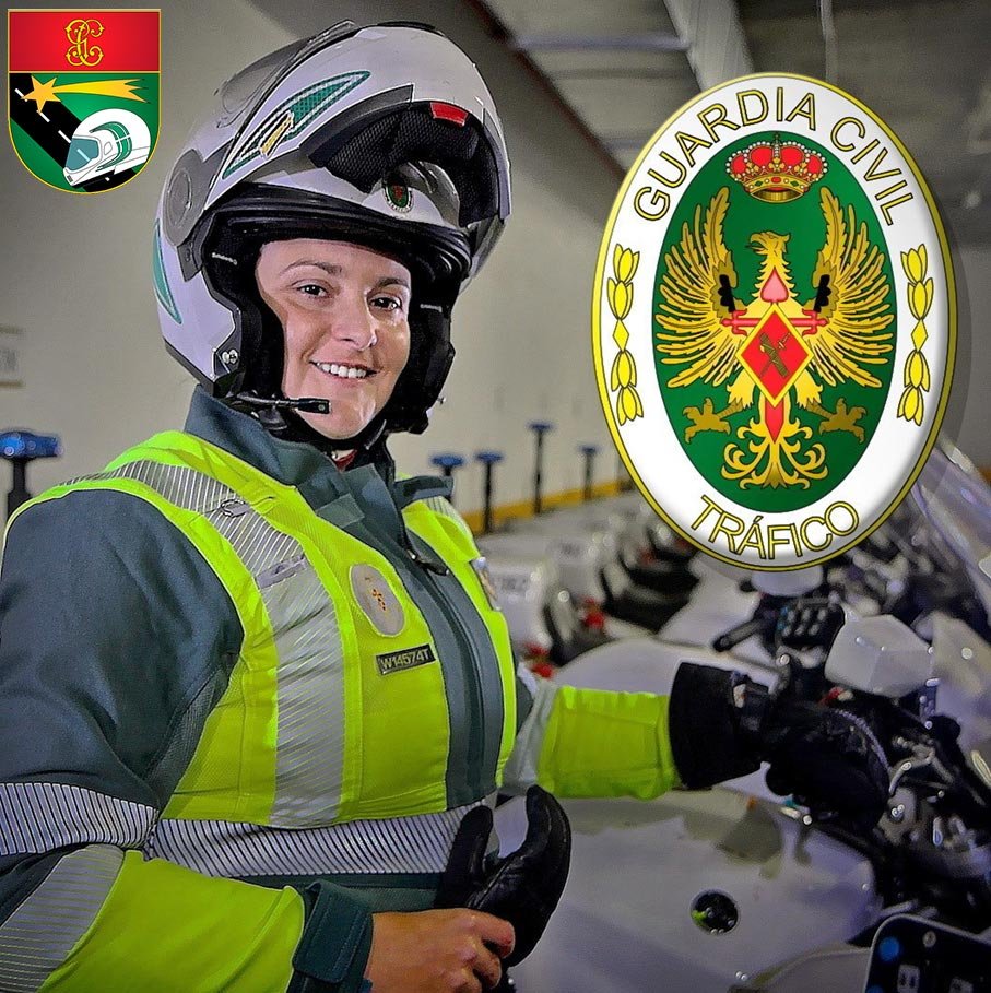Mujer motorista de la Guardia Civil en la especialidad de Tráfico