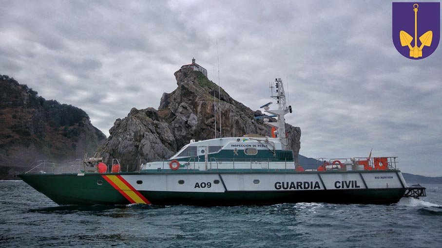 Patrullera del Servicio Marítimo Guardia Civil en misión de inspección
