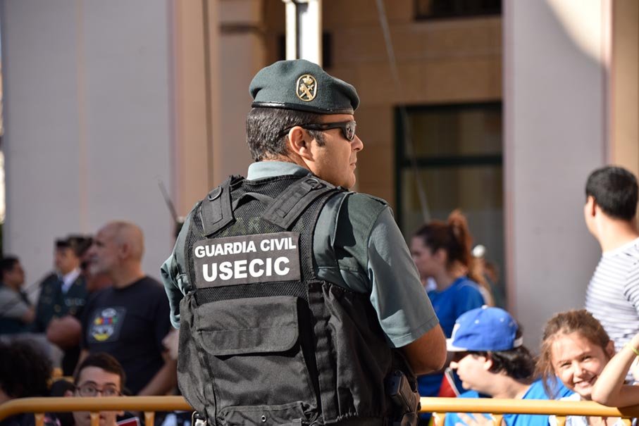 Agente de la USECIC de la Guardia Civil durante dispositivo de seguridad