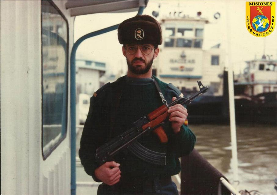 Guardia civil armado durante la Operación Embargo del Danubio en 1993.