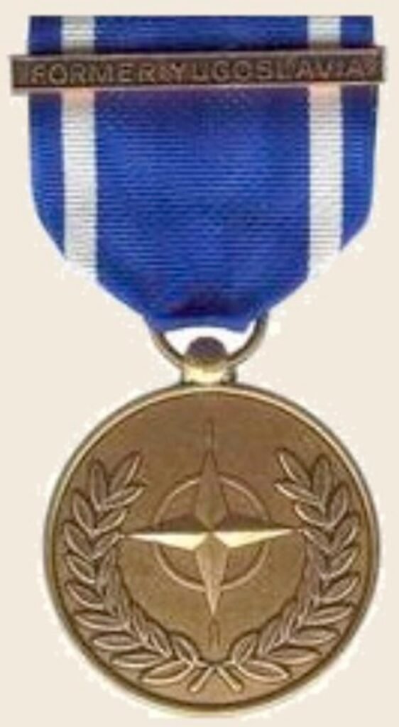 Medalla conmemorativa de la operación IFOR de la OTAN en la antigua Yugoslavia