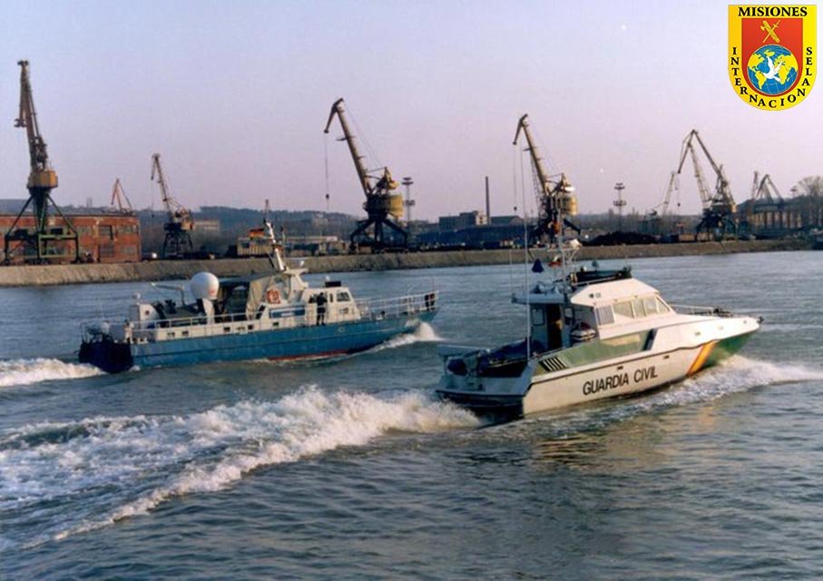 Embarcaciones del Servicio Marítimo de la Guardia Civil durante la Operación Embargo del Danubio.